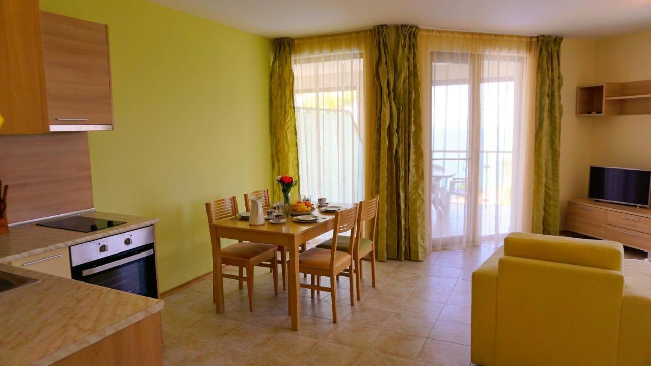 Морски Апартаменти Джулай Морнинг - July Morning Sea View Apartments Kavarna Exterior foto